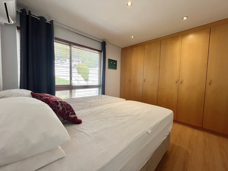 To Let 2 Bedroom Property for Rent in Sea Point Western Cape